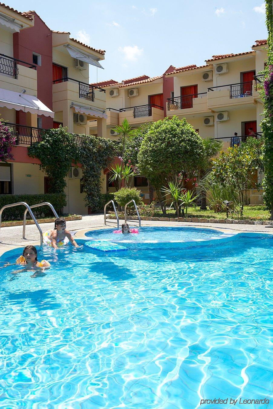 פפקוהורי Pelli Hotel מתקנים תמונה