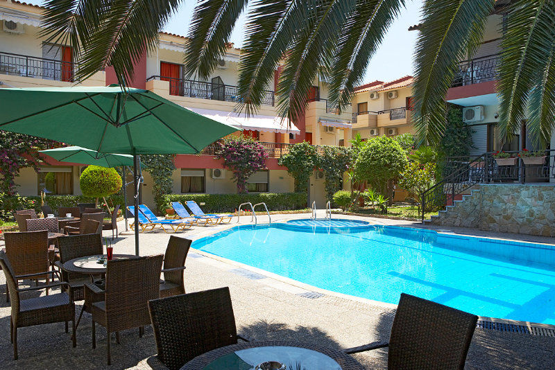 פפקוהורי Pelli Hotel מראה חיצוני תמונה
